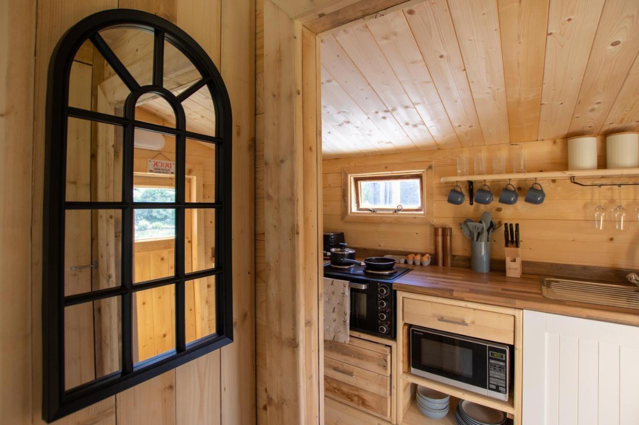Choller Lake Lodges - Primrose Cabin With Private Hot Tub Arundel Exterior foto