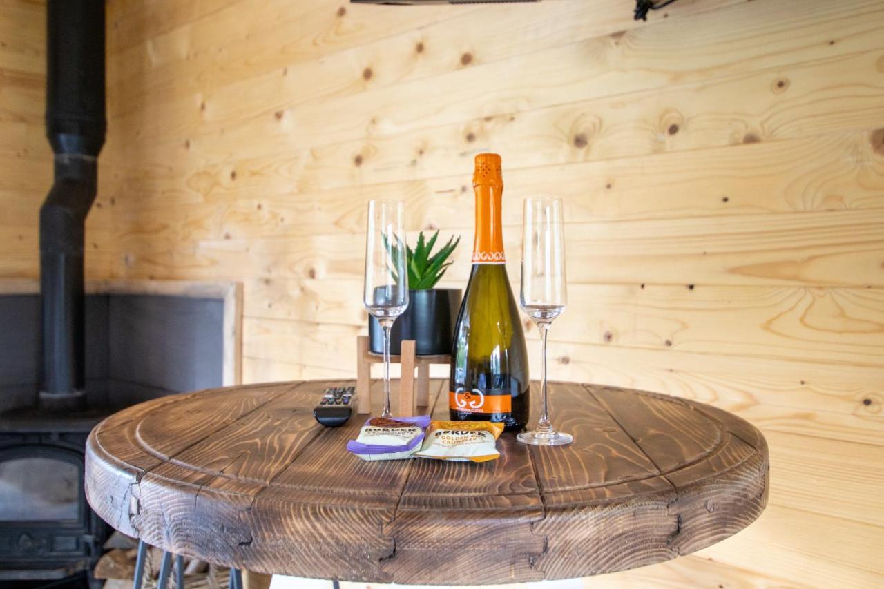 Choller Lake Lodges - Primrose Cabin With Private Hot Tub Arundel Exterior foto